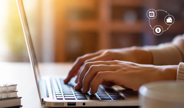  Manos sobre teclado con signos sobre pago programado de chevrolet servicios financieros
